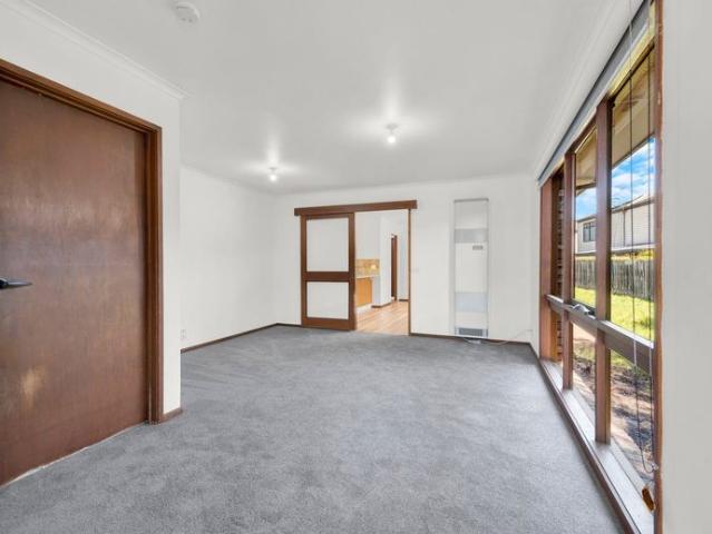 Freshly Updated Prime Central Frankston Opportunity!