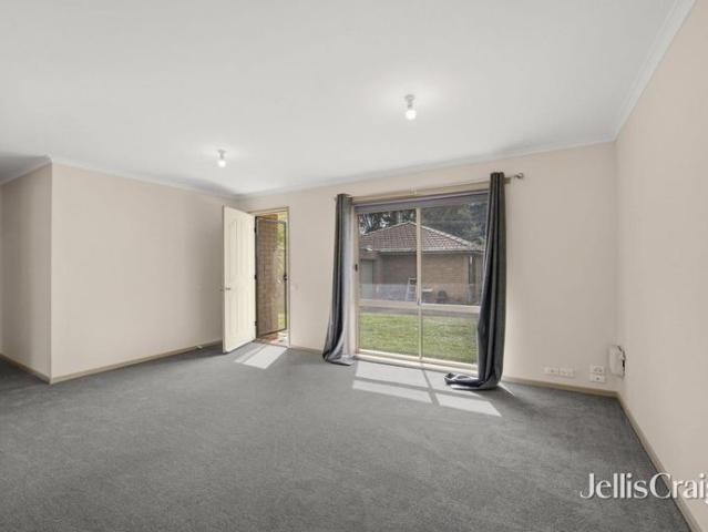 Freshly Updated & Quietly Positioned Unit in Convenient Brown Hill Location