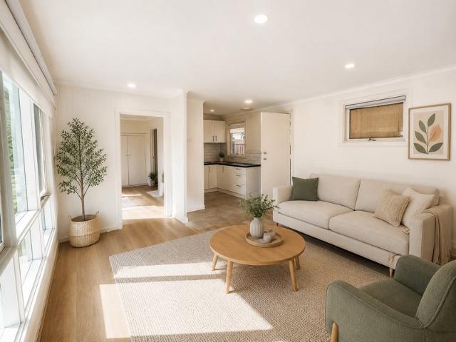 LEASED BY AQUIRE * Freshly Updated & Ready to Move In! Central Frankston Location to Hospital, Shops and Public Transport