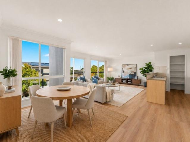 Freshly Updated Resort Style Townhouse Vacant and Ready to Move In