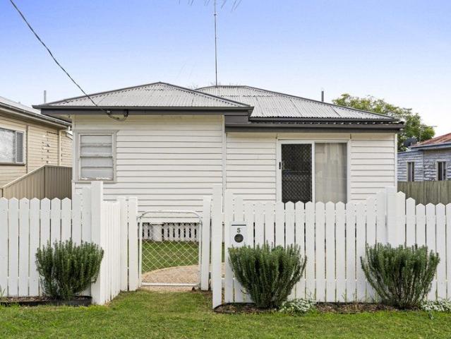 Freshly Updated with Enduring Character In The Heart Of Newtown