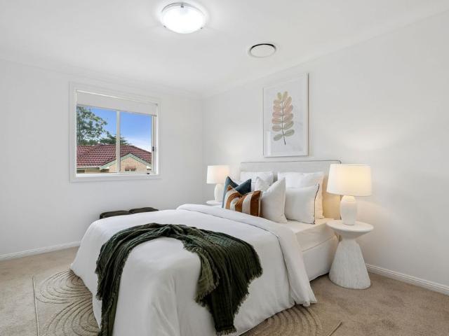 Freshly Updated Townhouse Desirable Baulkham Hills North Enclave!