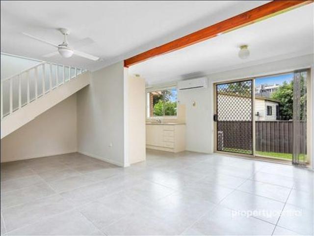 Freshly Updated Townhouse in Prime Penrith Location
