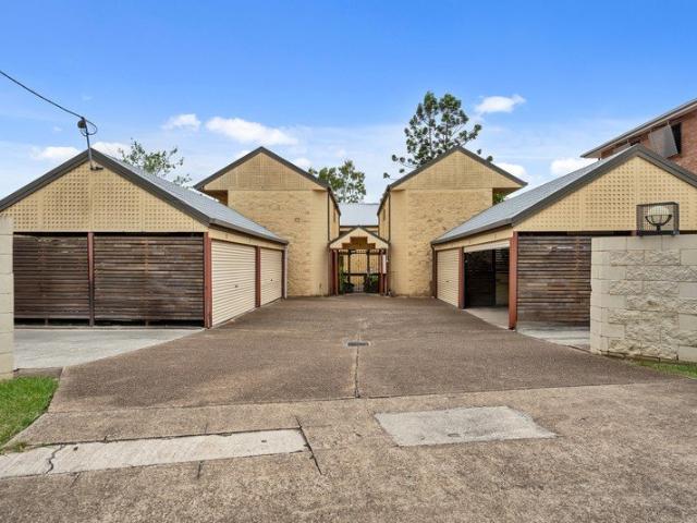 Freshly Updated Townhouse in the Heart of Booval