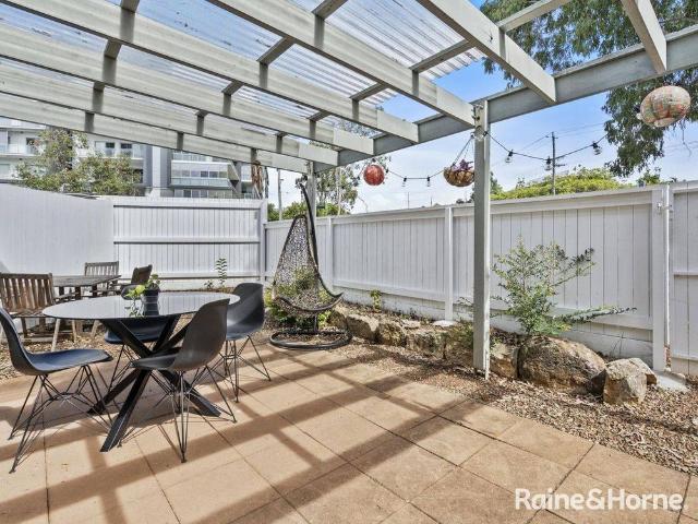 Freshly Updated Townhouse in the Heart of Cleveland