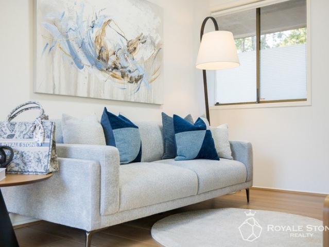 Freshly Updated Townhouse with Study in a Prime Marsfield Location