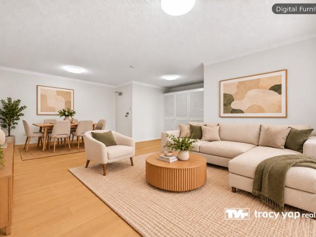 Freshly Updated Top Floor Apartment with Northerly Facing Balcony