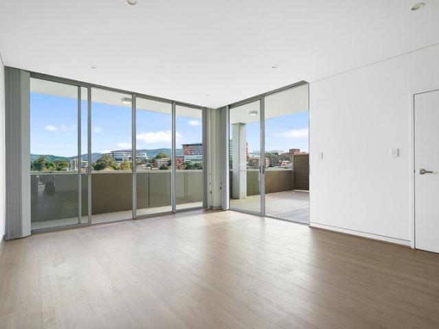 Freshly Updated Top Floor Apartment in the Heart of Wollongong