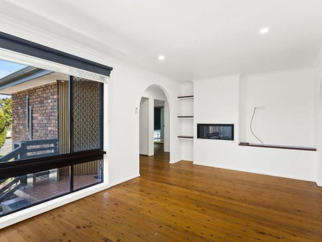 Freshly Updated Three Bedroom Unit – Water Usage Included