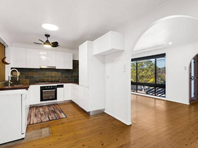 Freshly Updated Three Bedroom Unit – Water Usage Included