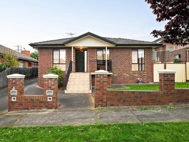 Freshly updated three bedroom villa