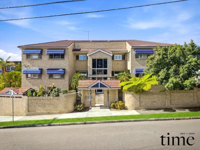 Freshly Updated Three Bedroom Apartment in Prime Drummoyne Location