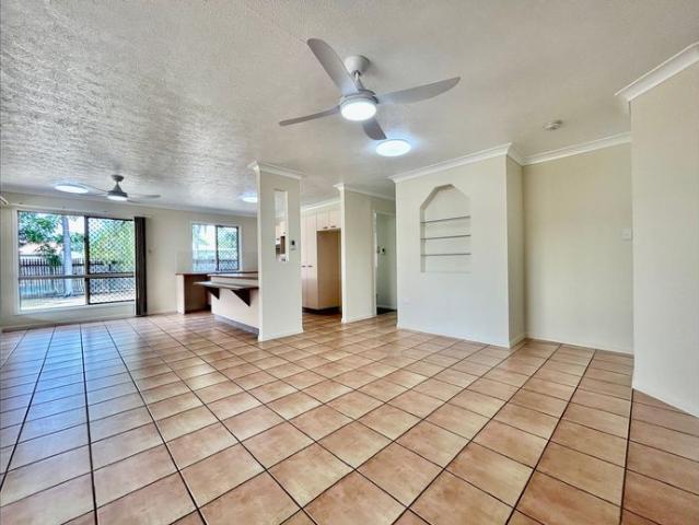 FRESHLY UPDATED THREE BEDROOM HOME IN GREENWOOD ESTATE KIRWAN + SEPARATE LIVING AREA + LARGE YARD!