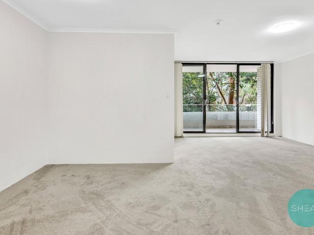 FRESHLY UPDATED TWO BEDROOM APARTMENT IN A CONVENIENT LOCATION