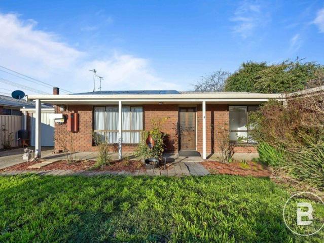 FRESHLY UPDATED TWO BEDROOM HOME IN CENTRAL POCKET