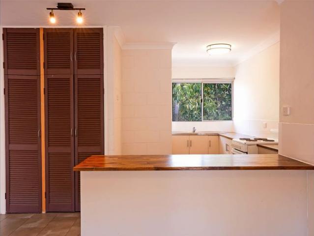 Freshly Updated Unit in Convenient Hyde Park Location