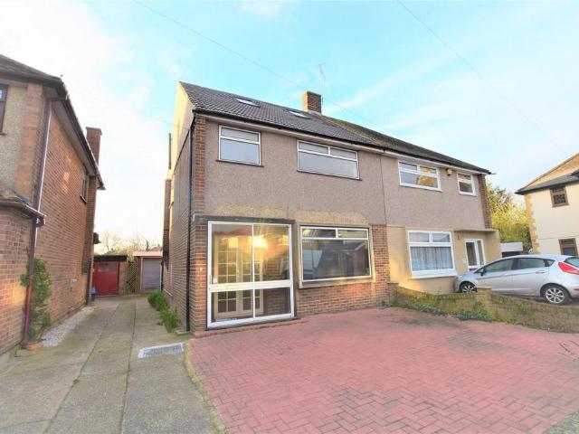 Freshwell Avenue, Chadwell Heath RM6 5DR 5 bed end of terrace house to rent £3,400 pcm £785 pw