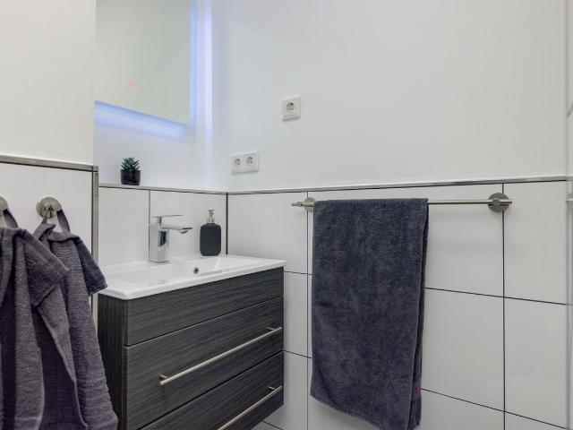 Freshy renovated and furnished apartment ideal combination of living comfort, peace and central location, Mainz Amsterdam Apartments for Rent