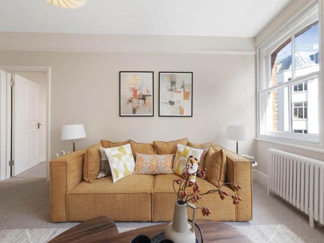 Frith Street, Soho, W1 2 bed flat to rent £4,225 pcm £975 pw
