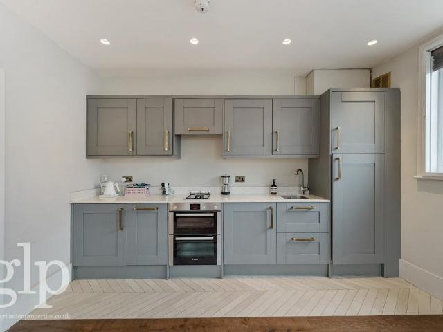 Frith Street, Soho, W1D 1 bed apartment to rent £2,708 pcm £625 pw