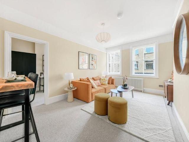 Frith Street, Soho, W1D 2 bed apartment to rent £4,225 pcm £975 pw