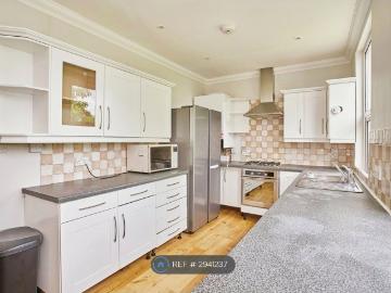 Frithville Gardens, London W12, 4 bed maisonette to rent, £4,290 pcm | PrimeLocation