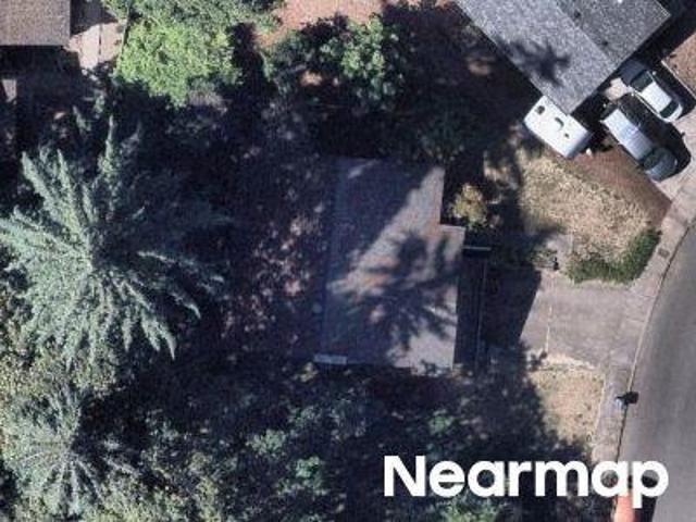 Friar Ct SE