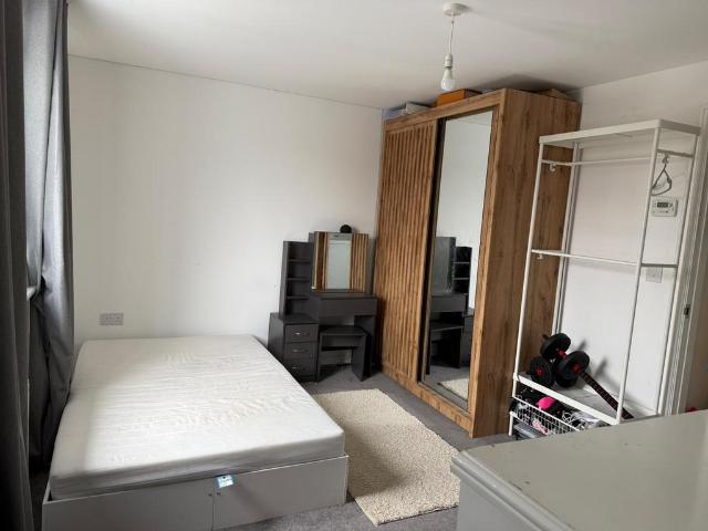 Friars Crescent, Rochdale OL11 1 bed in a house share to rent £700 pcm £162 pw
