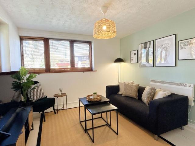 Friars Mead, London E14, 1 bed flat to rent, £2,301 pcm | PrimeLocation
