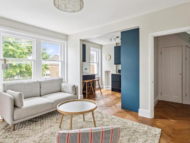 Friars Stile Road, Richmond TW10 2 bed flat to rent £5,000 pcm £1,154 pw