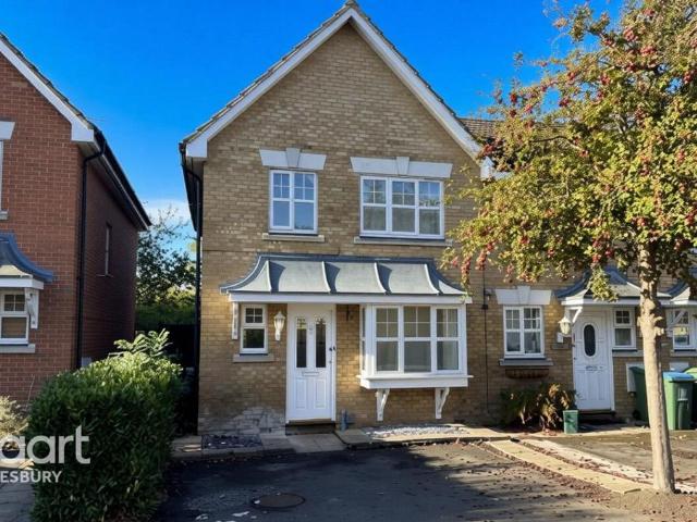 Friarscroft Way, AYLESBURY 3 bed end of terrace house to rent £1,700 pcm £392 pw