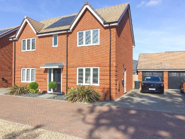 Friary Grove, Eagle Farm South MK17, 4 bed detached house to rent, £2,800 pcm | PrimeLocation