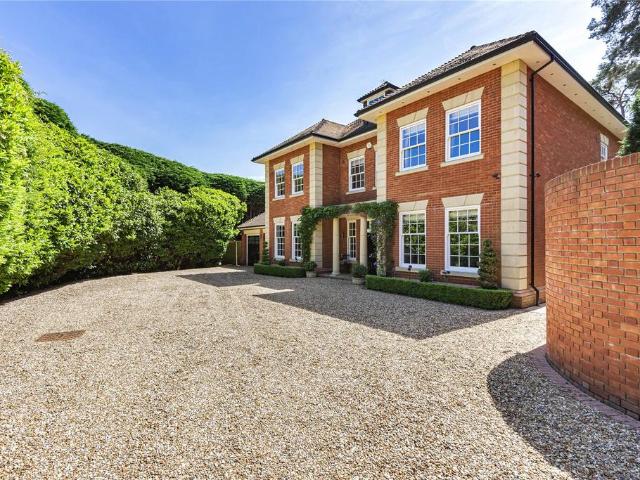 Friary Road, South Ascot, Berkshire, SL5 6 bed detached house to rent £9,500 pcm £2,192 pw
