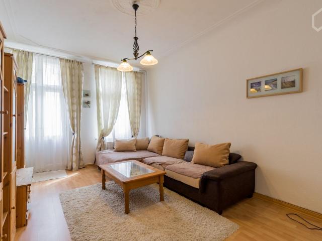 Friendly furnished 2 room old building apartment with balcony in the green of Berlin close to water and park, Berlin Amsterdam Apartments for Rent