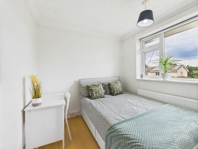 Friends Road 4 bed semi detached house to rent £2,157 pcm £498 pw
