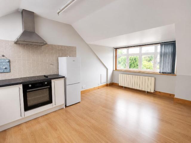Friern Barnet Lane, Friern Barnet, London N11, 3 bed flat to rent, £2,150 pcm | PrimeLocation