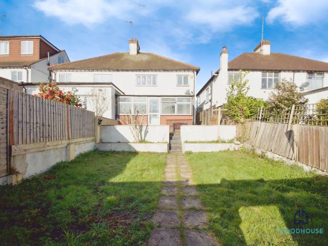 friern barnet lane, london, n11 three bedroom house to rent £565pw / £2,450pcm