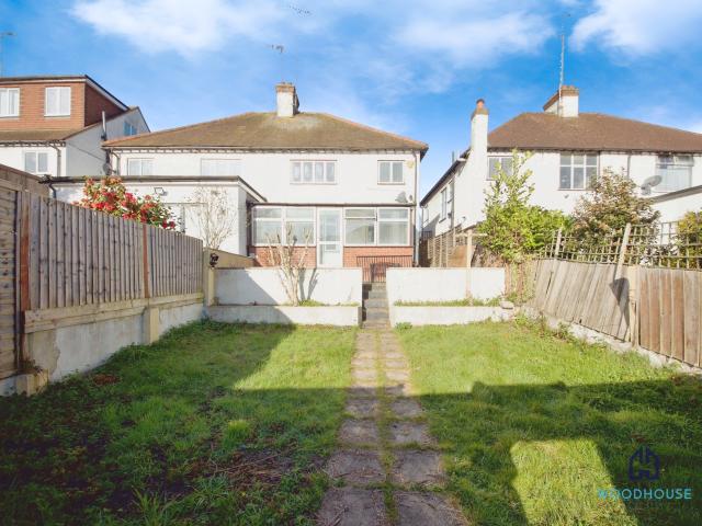 friern barnet lane, london, n11 three bedroom house to rent £565pw / £2,450pcm
