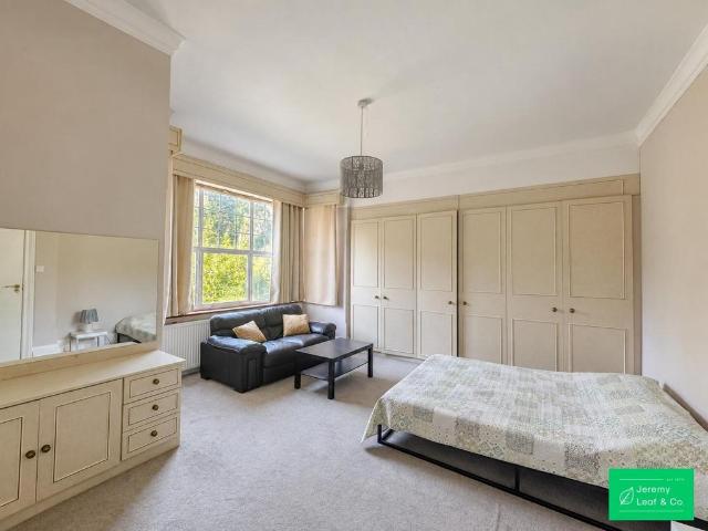 Friern Barnet Lane, Whetstone, N20 House share to rent £980 pcm £226 pw