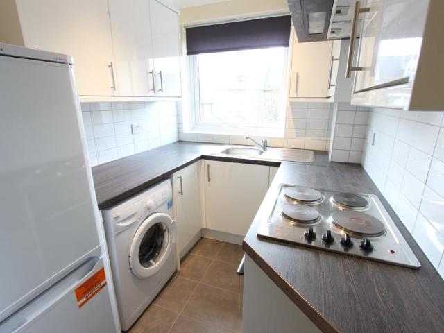 Friern Park, London N12, 2 bed flat to rent, £1,750 pcm | PrimeLocation