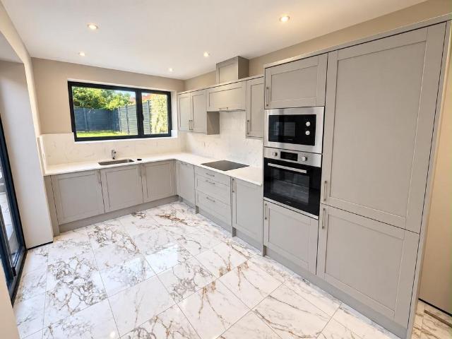 Friern Park, N12 4 bed semi detached house to rent £4,250 pcm £981 pw