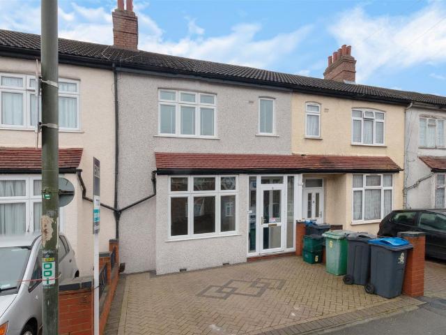 Frimley Gardens, Mitcham CR4, 3 bed property to rent, £2,400 pcm | PrimeLocation