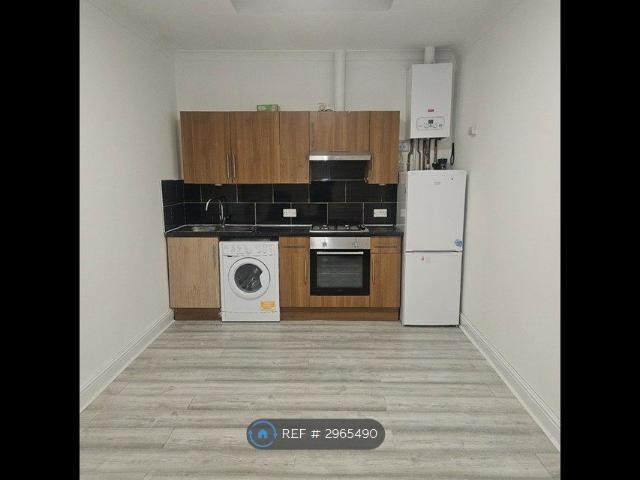 Frimley Road, London IG3, 1 bed flat to rent, £1,300 pcm | PrimeLocation