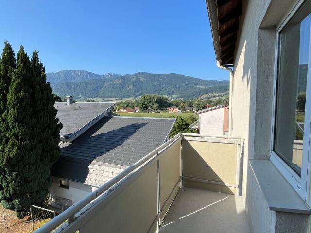 frisch aufbereitete 3 zimmer wohnung mit balkon in kirchdorf an der krems – ländliche wohlfühlumgebung inmitten der wunderbaren pyhrn priel bergwelt – ab sofort!