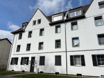 Frisch ausgebaute Dachgeschosswohnung in ruhiger, naturnaher Lage – Erstbezug!