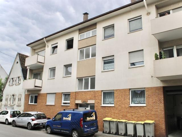 Gepflegte 3 Zimmerwohnung mit Balkon in zentraler Lage von Neckarau