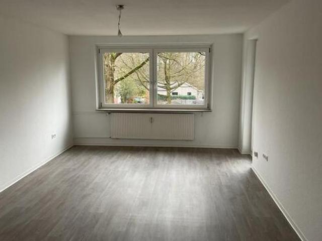 Frisch gestrichene 3 Zimmer Wohnung in Bielefeld Jöllenbeck mit Balkon WBS