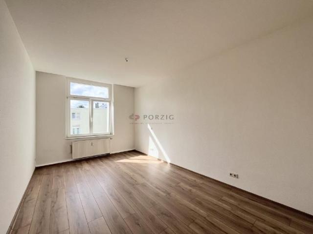 Frisch, modern & zentral – 2 Zimmer Wohnung mit neuem Look EBK möglich