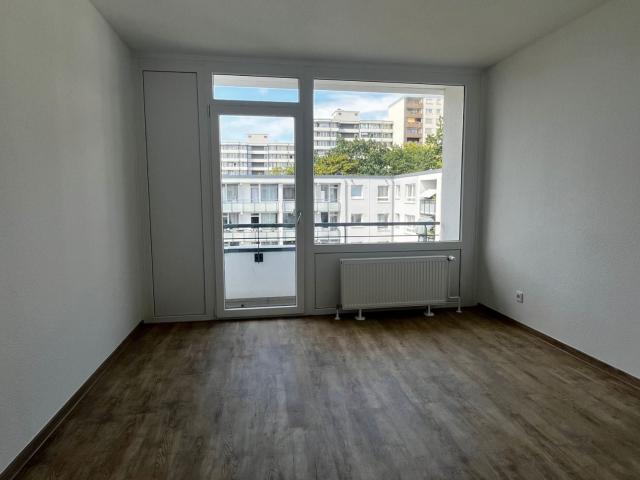 Frisch modernisiert: Helle 3 Zimmer Wohnung mit 2 Balkonen in Ratingen West!
