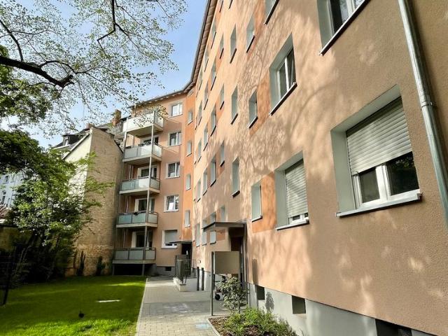 Frisch modernisiert 3 Zimmer Wohnung im 1. Obergeschoss
